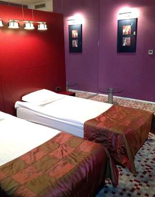 Отель Monet Hotel Пловдив Двухместный номер с 2 отдельными кроватями-4